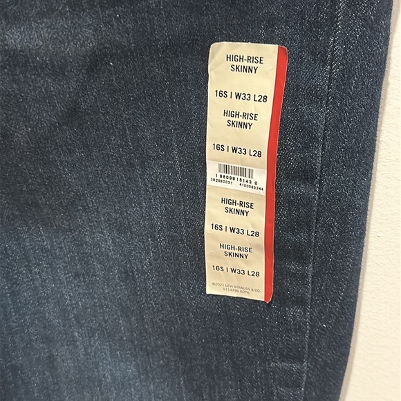 Signature by Levi Strauss Women's Skinny Jeans - Dark Blue - Picture 9 of 16